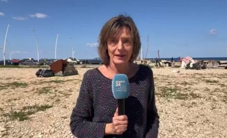 Desplazados levantan refugios improvisados en el paseo marítimo de Beirut