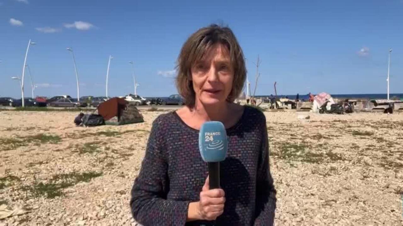 Desplazados levantan refugios improvisados en el paseo marítimo de Beirut