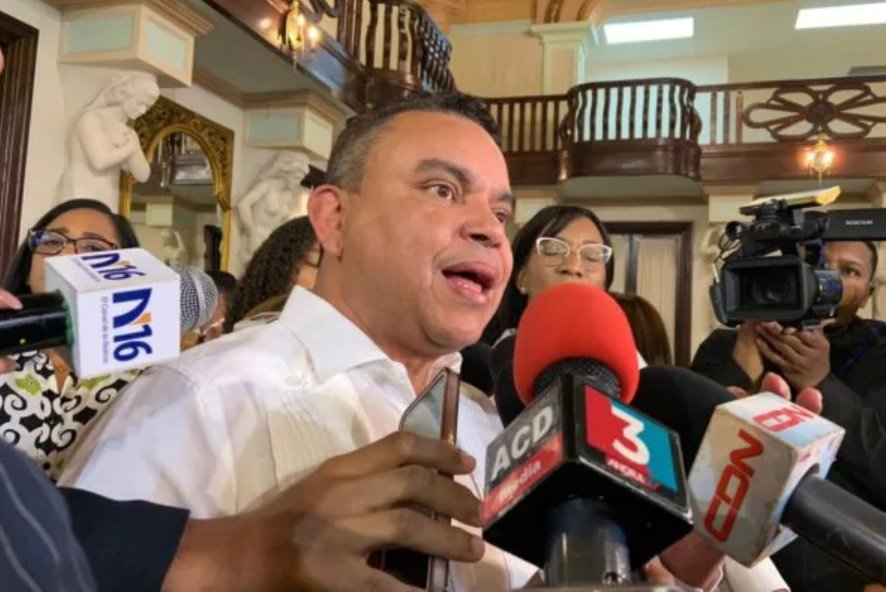 Director SNS resta validez paro enfermeras, atienden reclamos