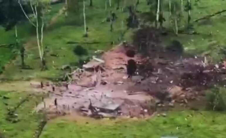 Ecuador y EE. UU. lanzan operativo contra disidencias de las FARC y destruyen campamento