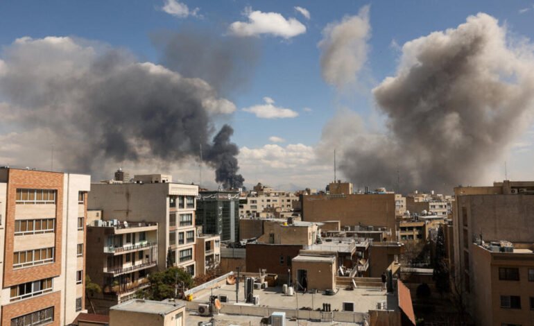 EE. UU. advierte “mayor volumen” de ataques contra Irán y afirma que nuevo líder supremo está herido