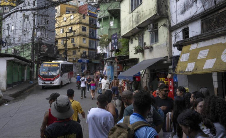El encanto de la Rocinha: un trend viral con drones dispara el turismo en la favela