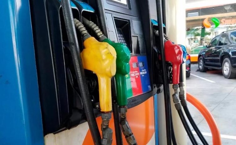 El Gobierno aumenta 5 pesos al precio de gasolinas y el diésel