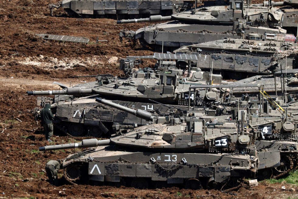 Tanques israelíes en el lado israelí de la frontera entre Israel y el Líbano, en medio de la escalada entre Hezbolá e Israel, y en medio del conflicto entre Estados Unidos e Israel con Irán, en el norte de Israel, el 10 de marzo de 2026.