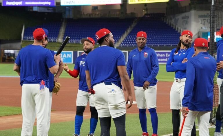 Equipo dominicano practica con miras Clásico Mundial Beisbol