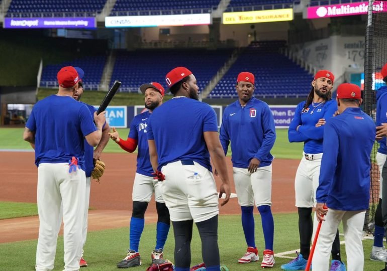Equipo dominicano practica con miras Clásico Mundial Beisbol