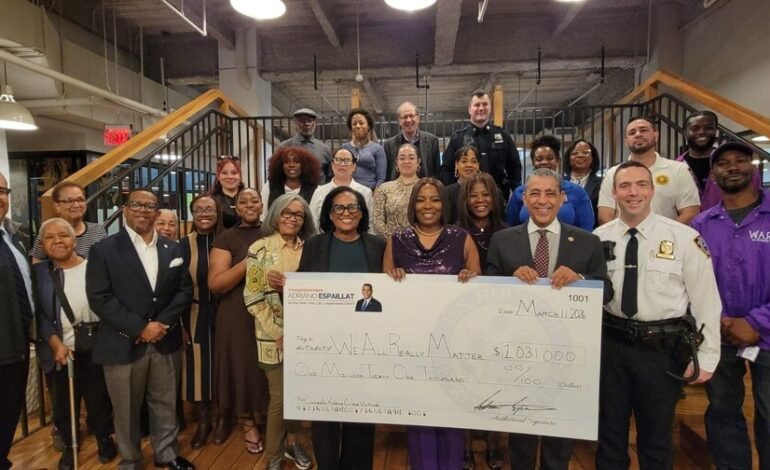 Espaillat anuncia fondos para víctimas de violencia doméstica