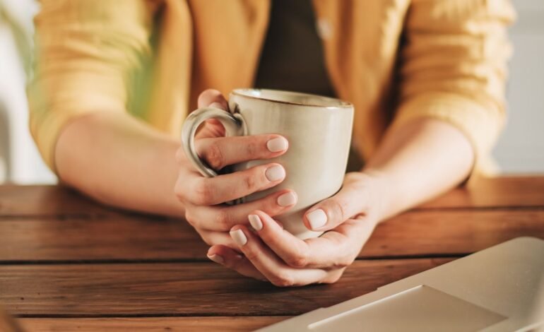 Estudio demuestra que beber café o té todos los días puede reducir el riesgo de demencia