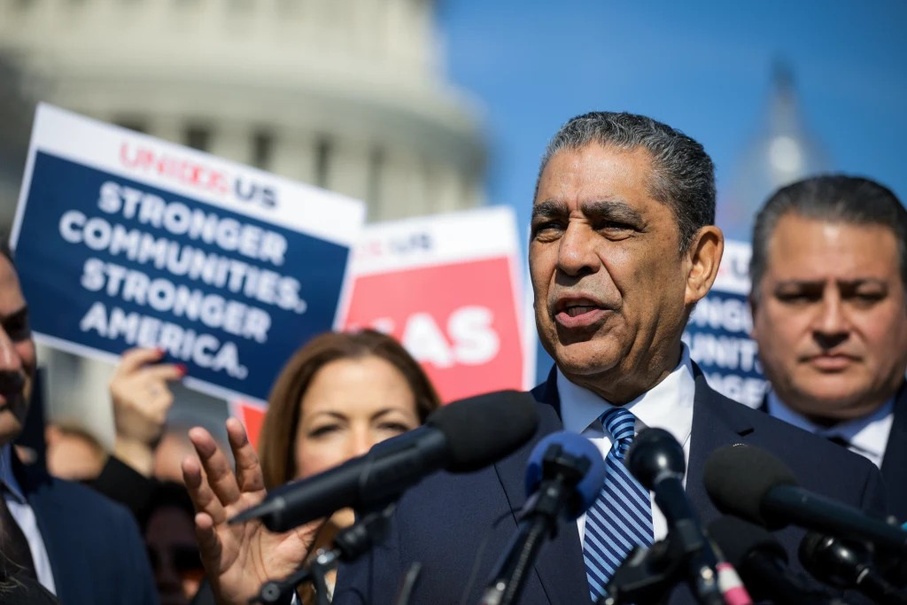 EU: Espaillat encabezó presión precedió salida Kristi Noem del DHS