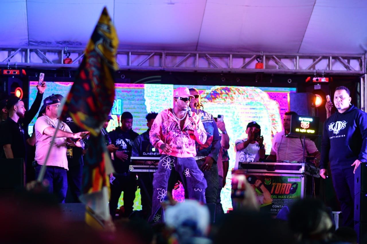 Festituricarnaval reúne a más de 375 mil personas en sus primeros conciertos de pura dominicanidad