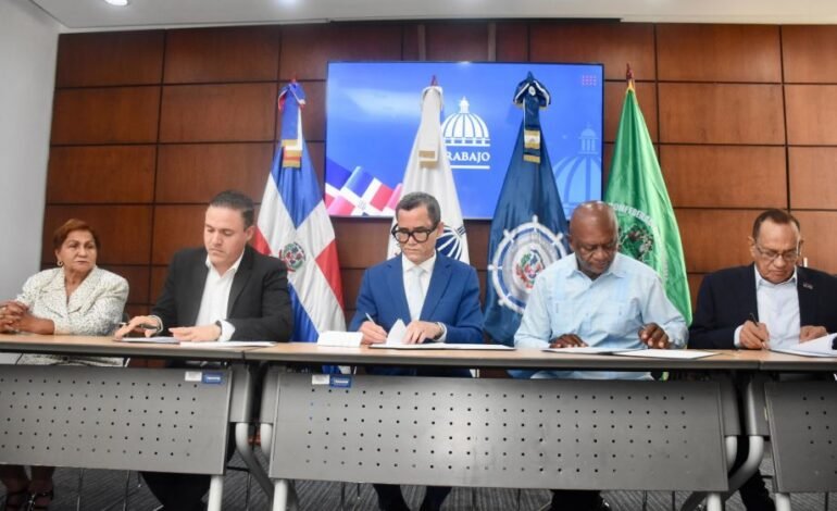 Firman pacto el Sindicato y la Autoridad Portuaria de la RD