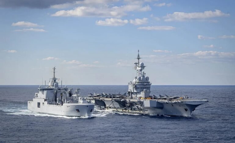 Francia moviliza cazas en Golfo y medios navales Mediterráneo