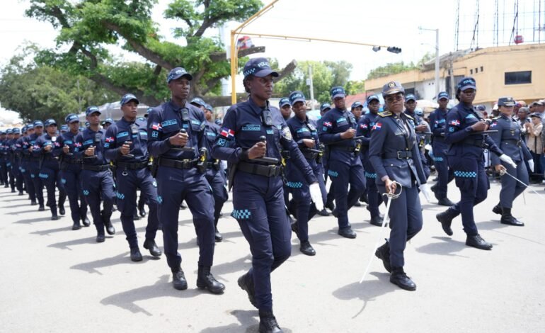 Gobierno suspende el desfile militar del lunes por austeridad