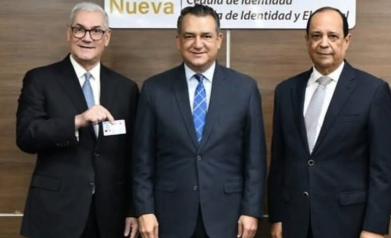 Gonzalo recibe su nueva cédula y valora proceso como positivo