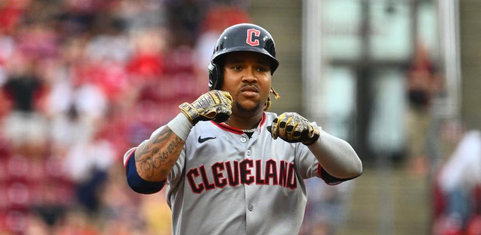 Guardians: José Ramírez se lastima hombro spring training