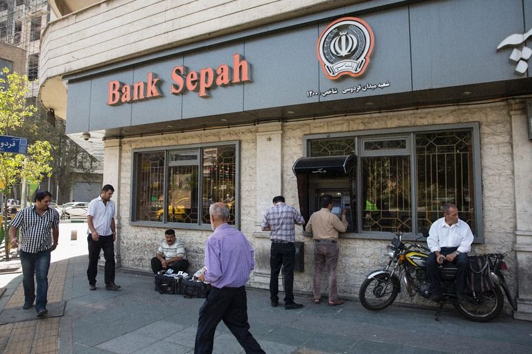 Hackers vinculados a Irán acceden al correo personal del director del FBI