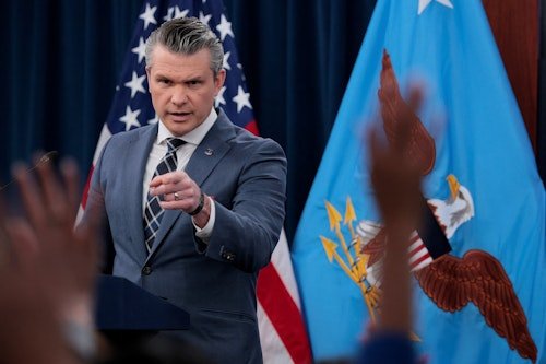 Hegseth advierte día de “mayores ataques” contra Irán; Pentágono busca USD 200.000 millones más para la guerra