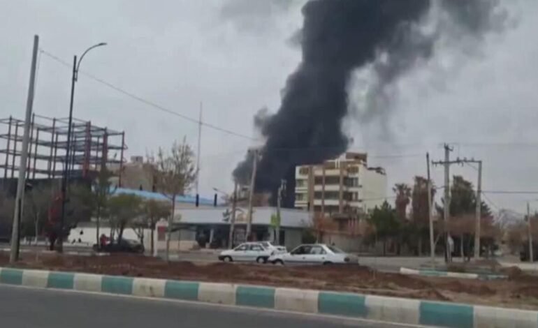 Hegseth promete ataques intensos contra Irán; Teherán amenaza con bloquear paso de petróleo