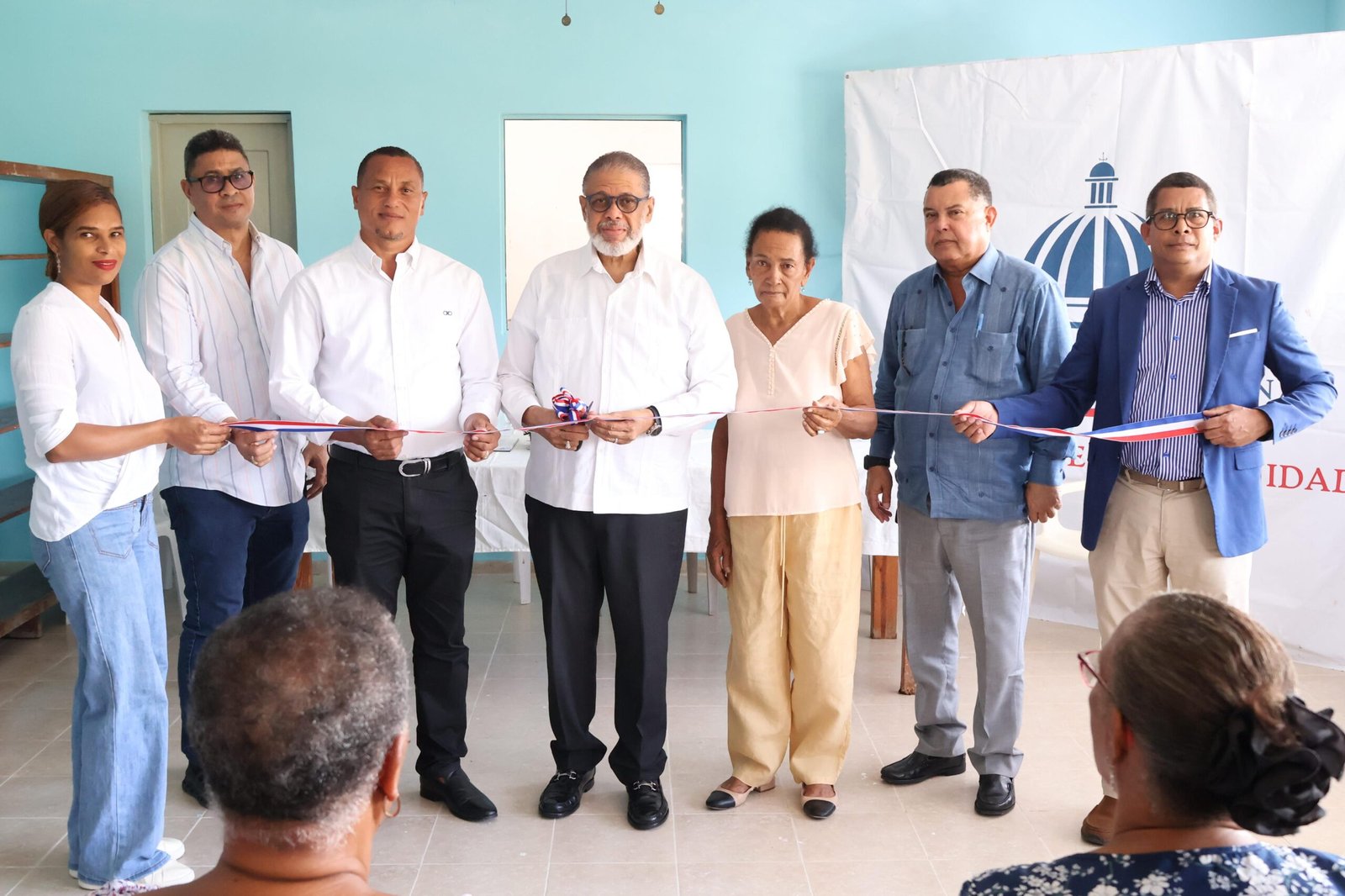 Desarrollo de la Comunidad entrega en Barahona panadería y repostería