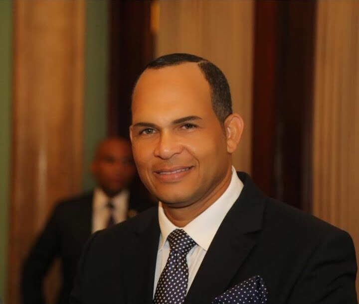 Luis Bautista Propone un «Giro de 180 Grados» hacia la Política Objetiva en la República Dominicana para el 2028