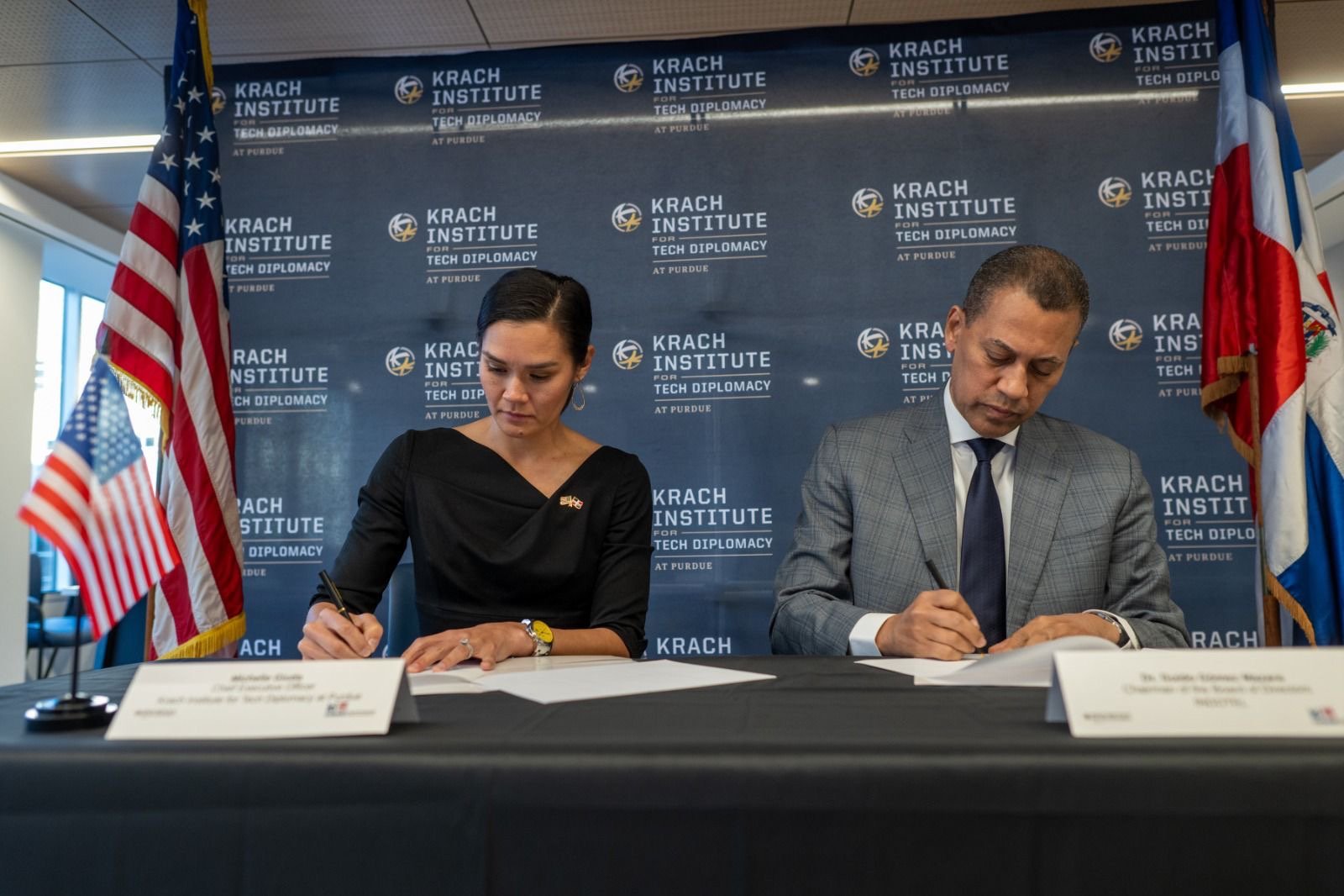 INDOTEL e Instituto EEUU sellan alianza diplomacia tecnológica