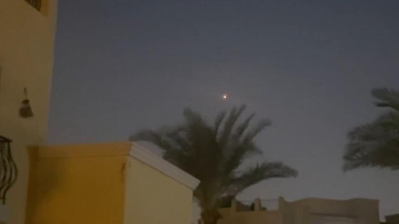 Intercambio de ataques en Medio Oriente: Irán bombardea Israel y Omán reporta ataque a petrolero