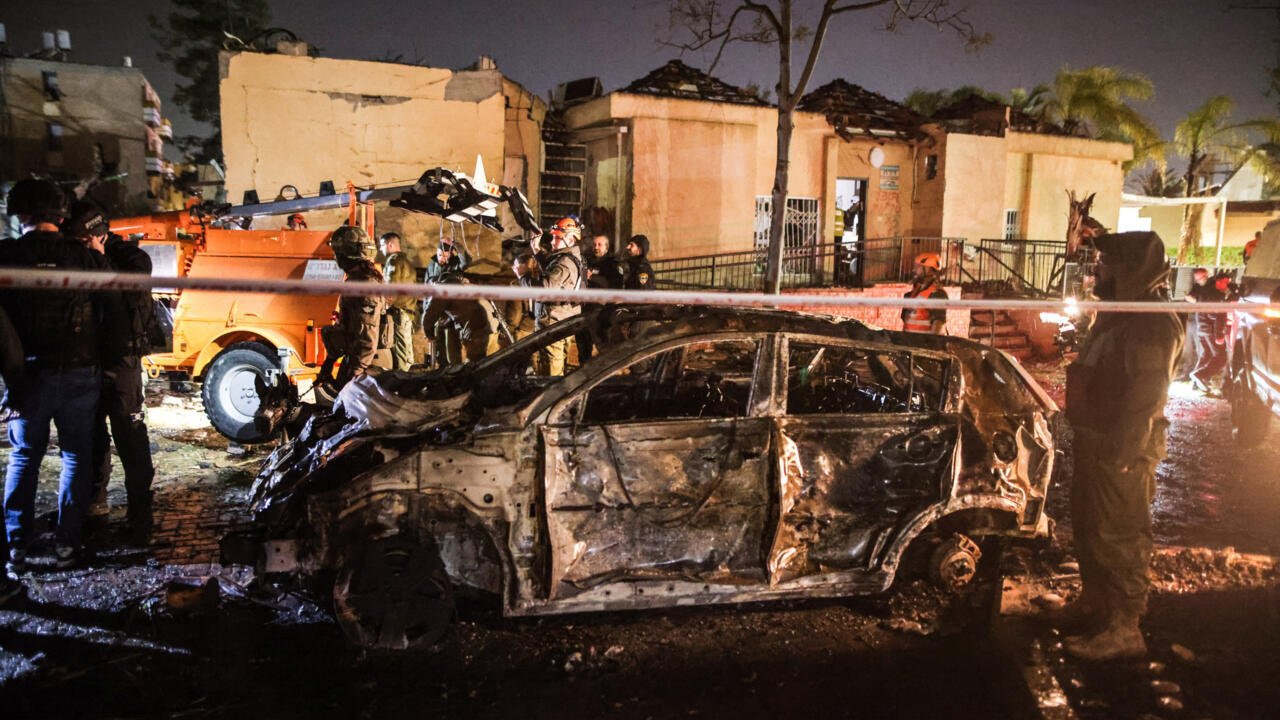 Irán ataca Dimona, la ciudad que alberga un complejo nuclear de Israel; Netanyahu rechaza ceder