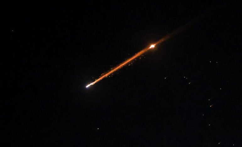 Irán lanza nueva salva de misiles contra Israel; ejército israelí bombardea el sur de Beirut