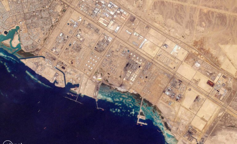 Irán tilda de “excesivo” plan de 15 puntos de Trump y exige reconocimiento a su soberanía en Ormuz: TV estatal