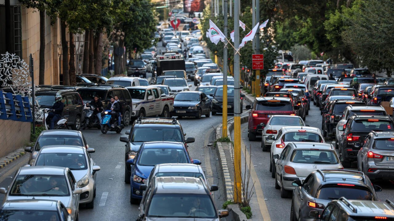 Israel urge a evacuaciones forzadas en el sur de Beirut; ataque con misiles golpea Teherán, según agencia estatal