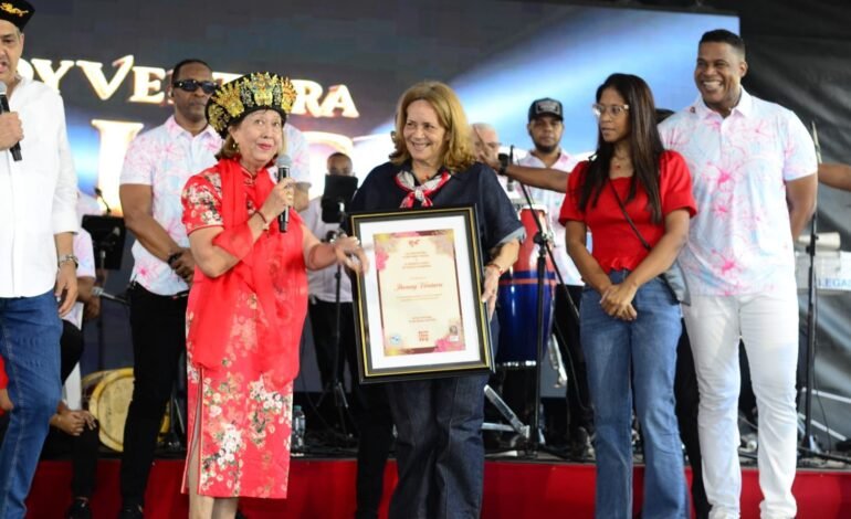 Jandy Ventura El Legado llena de ritmo el Barrio Chino de SD