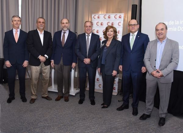 José Luis De Ramón destaca solidez relativa economía de RD