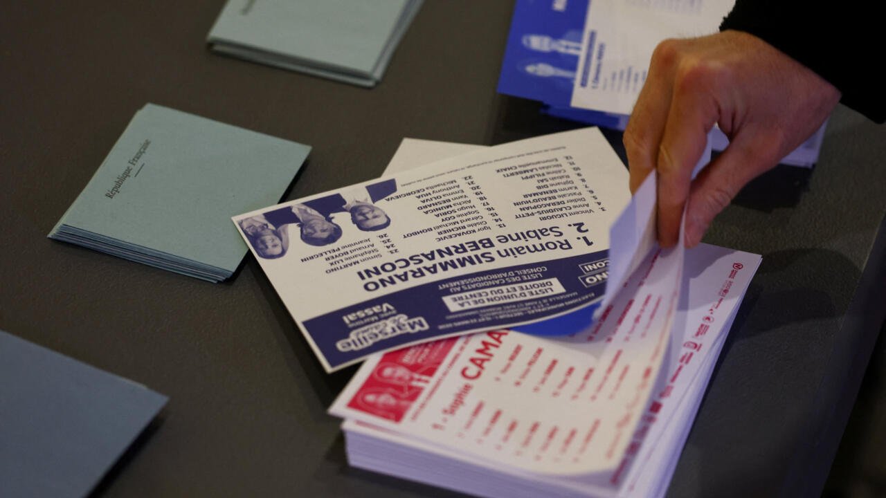 La extrema derecha se impone en Niza, pero pierde en Marsella, según primeras estimaciones en Francia