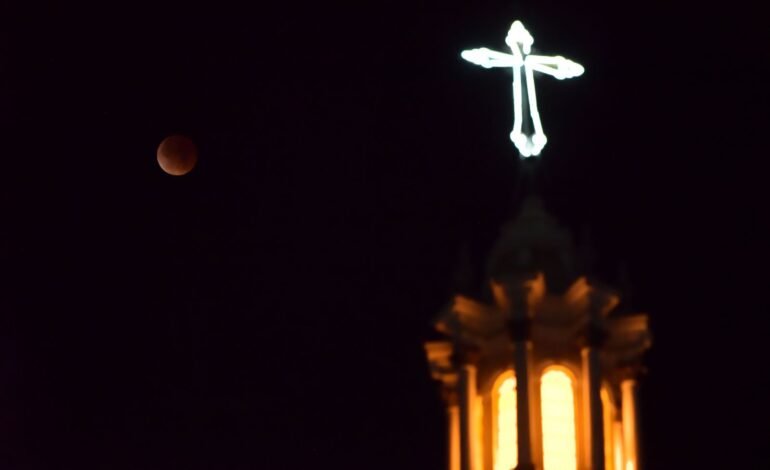 “Luna de sangre”: Las mejores fotos del eclipse lunar del 3 de marzo