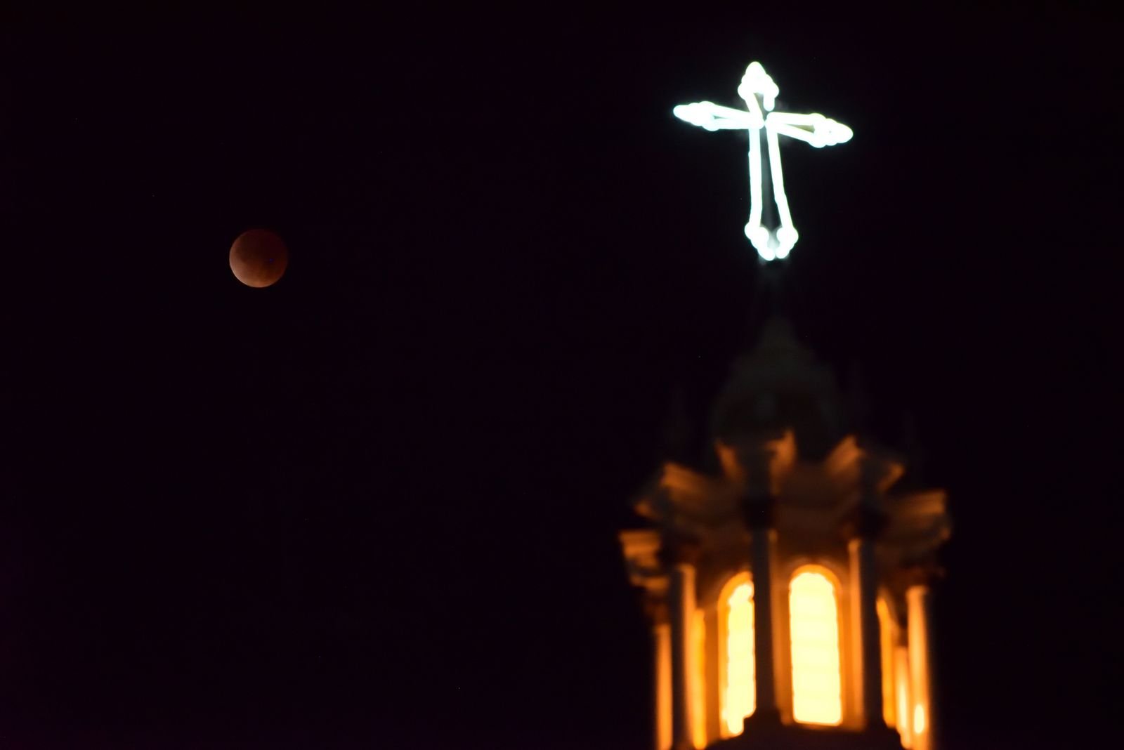 “Luna de sangre”: Las mejores fotos del eclipse lunar del 3 de marzo