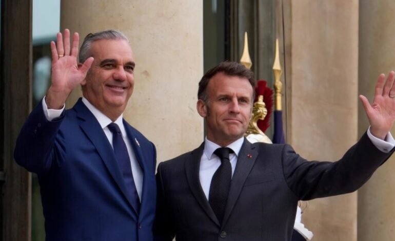 Macron manifiesta a Abinader compromiso relación «sólida»