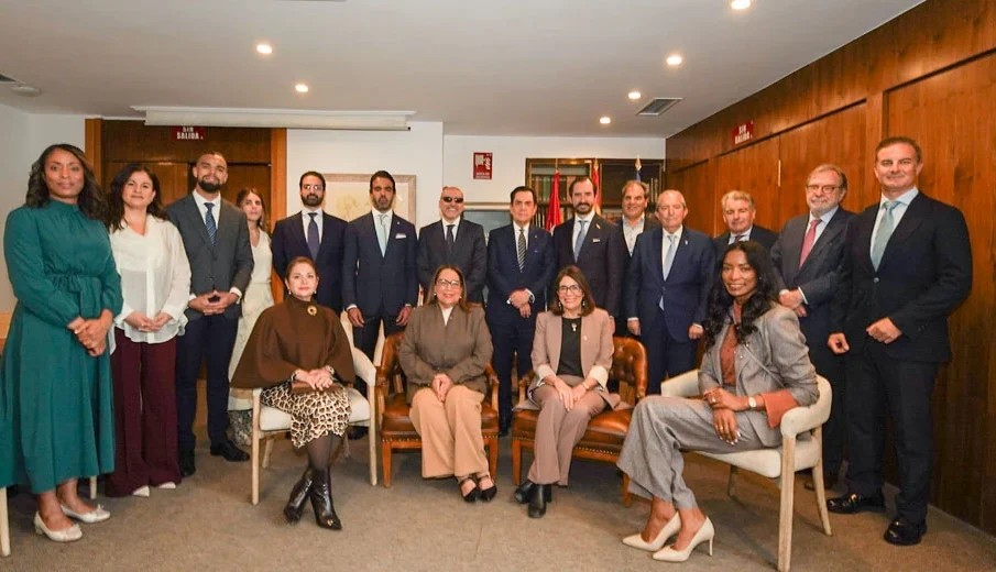 MADRID: Embajador presenta a RD como destino estratégico de inversión
