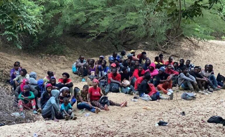 Migración afirma que deportó a Haití a 1,064 indocumentados