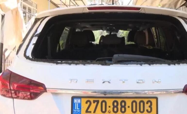 Misil iraní impacta casas y vehículos en Israel