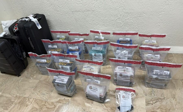 Ocupan 83 paquetes de cocaína en aeropuerto de Punta Cana