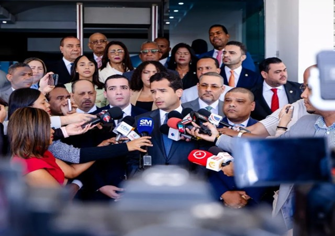 Oposición recurre al TC por la indexación salario libre del ISR