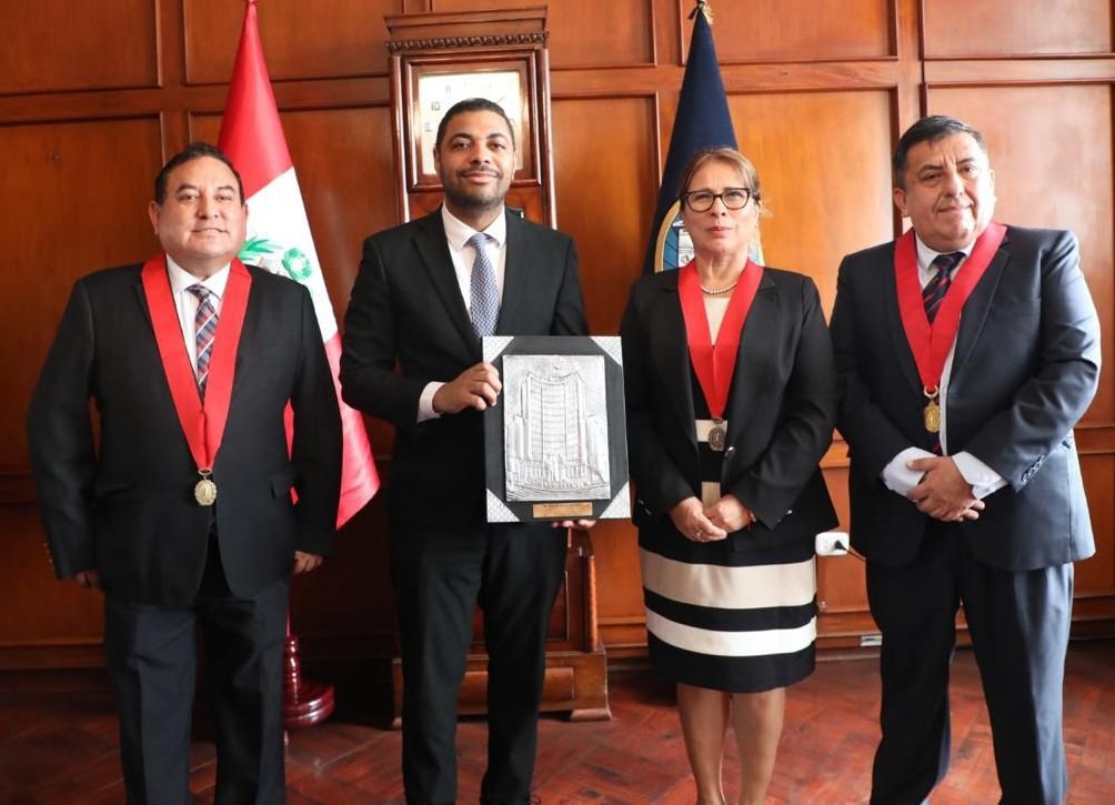 PERU: Fiscal Merlin Mateo representa a RD en intercambio alto nivel