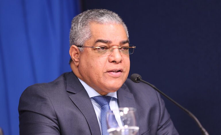 PLD: Gobierno que recorte gasto ante alza del petróleo