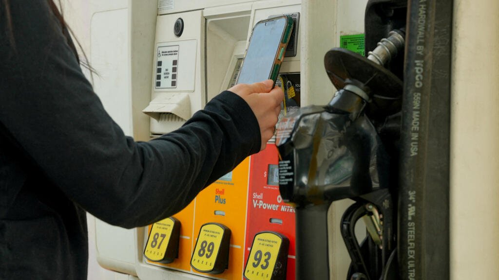 ¿Por qué la guerra en Irán dispara el petróleo y nos acaba afectando a todos?