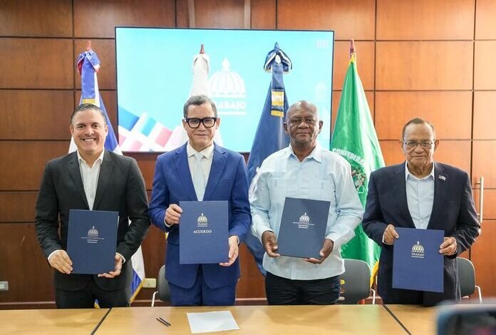 Portuaria y su sindicato de trabajadores firman pacto histórico con apoyo del Ministerio de Trabajo.