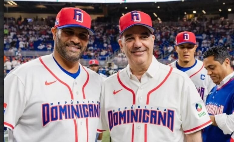 Presidente Abinader celebra el triunfo RD en Clásico de Beisbol