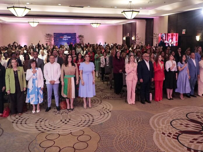 Promipyme impulsa la inclusión financiera femenina con foro que reúne a líderes del Gobierno y del sector financiero