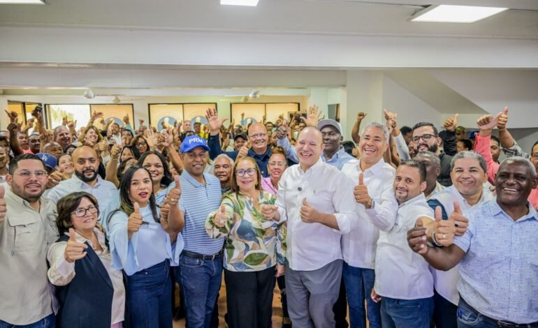 Reynoso formaliza aspiración a Presidencia Municipal PRM