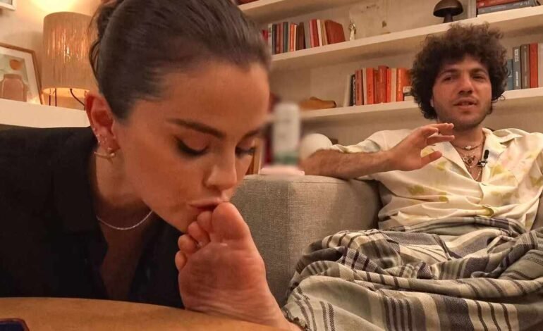 ¿Selena Gomez tiene un fetiche con los pies? La estrella del pop levanta preguntas tras un momento viral en un podcast