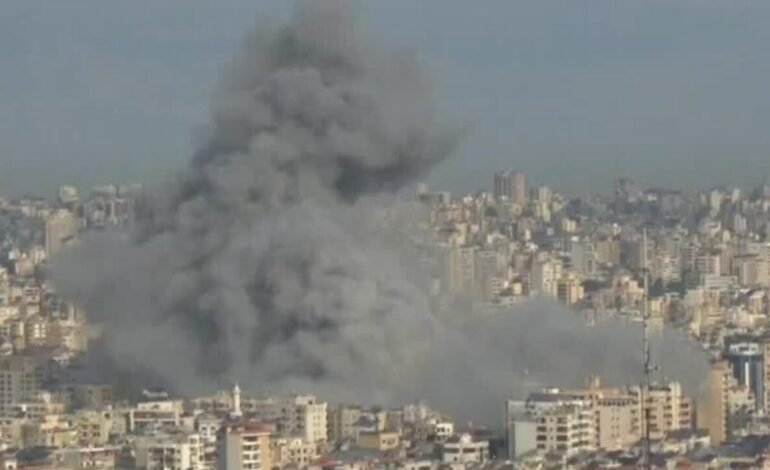 Tercer día de ataques israelíes contra bastiones de Hezbolá en Líbano